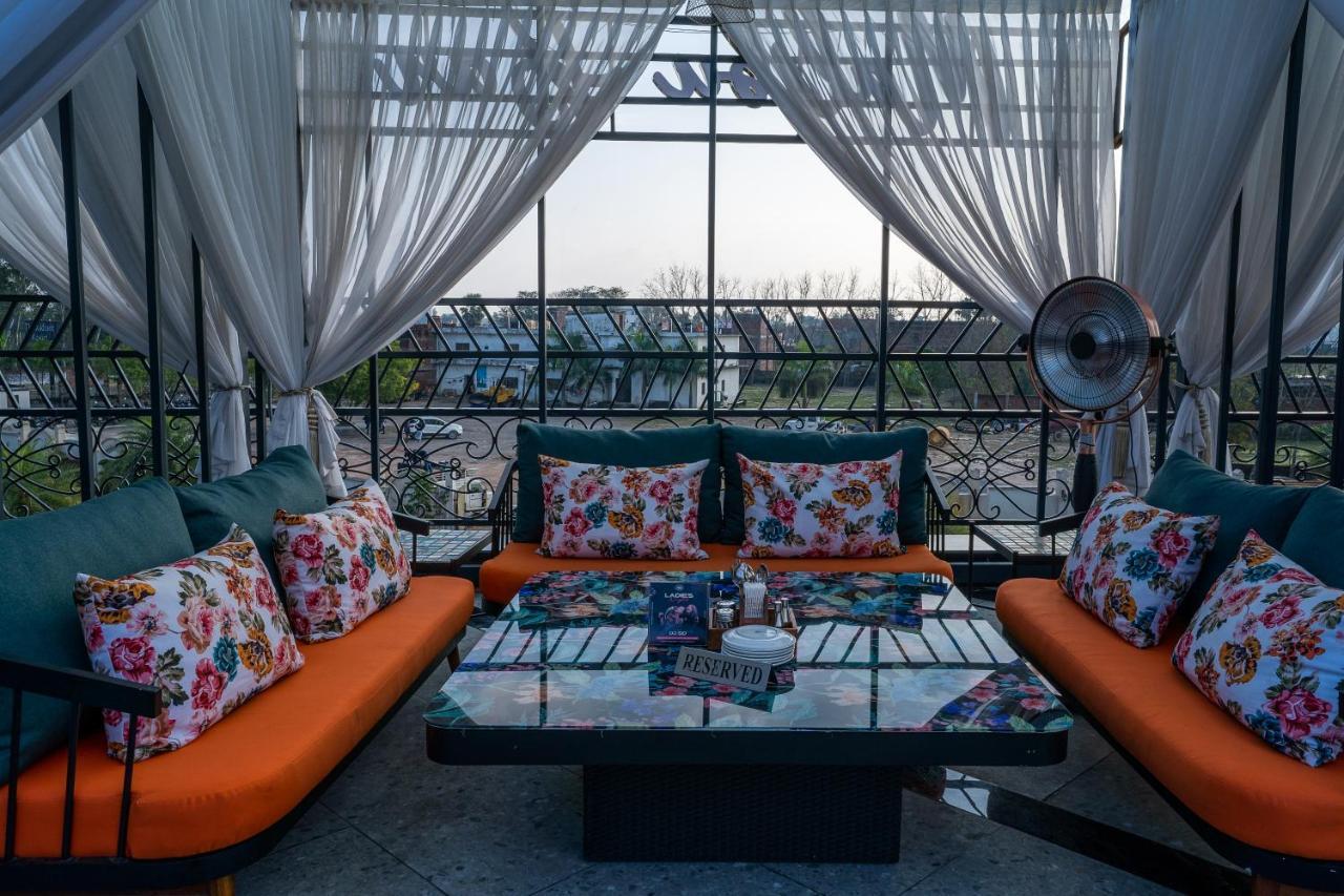 The Radiant Resort Gorakhpur Kültér fotó
